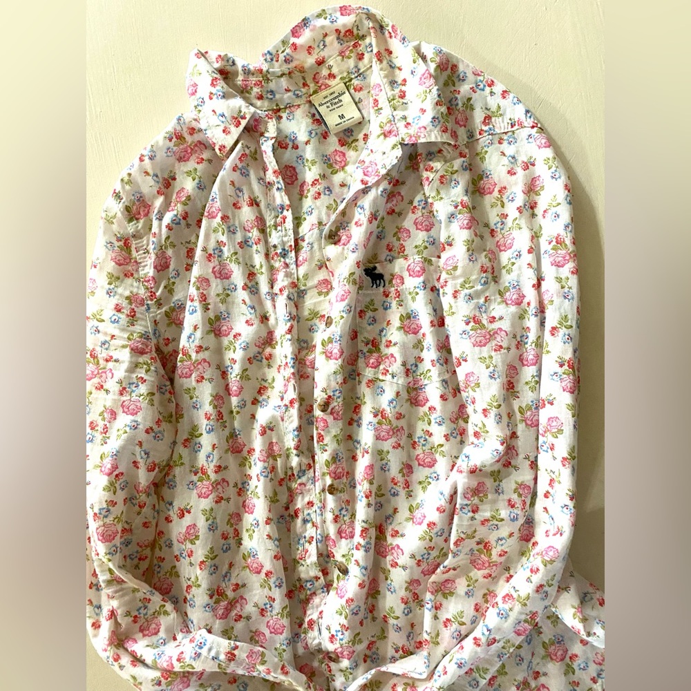 Brand: Abercrombie and Fitch Size: Medium Color: Floral